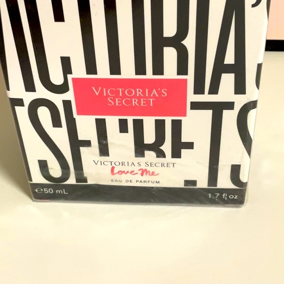 V.S LOVE ME - Picture 3 of 5